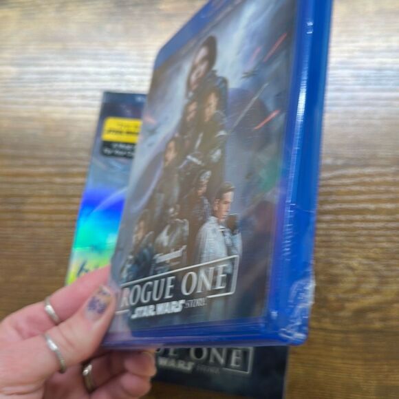 Rogue One: A Star Wars Story Blu-ray, 2016 FELICITY JONES NEW The Force Awakens - Picture 4 of 8